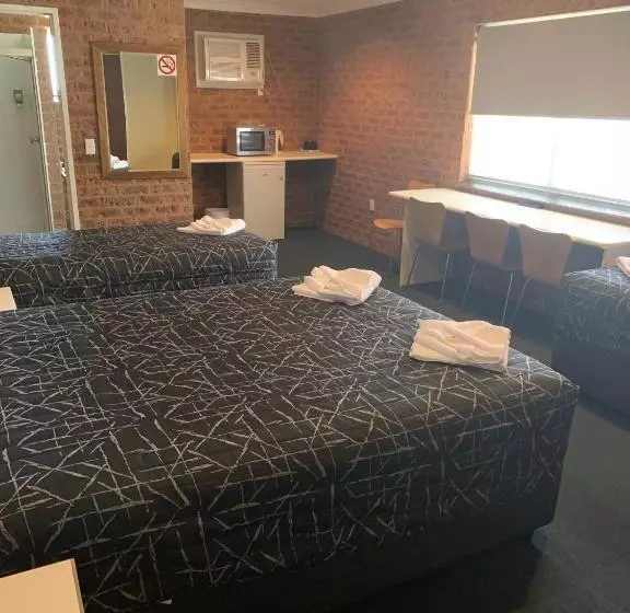 Motelli Colonial Motor Inn