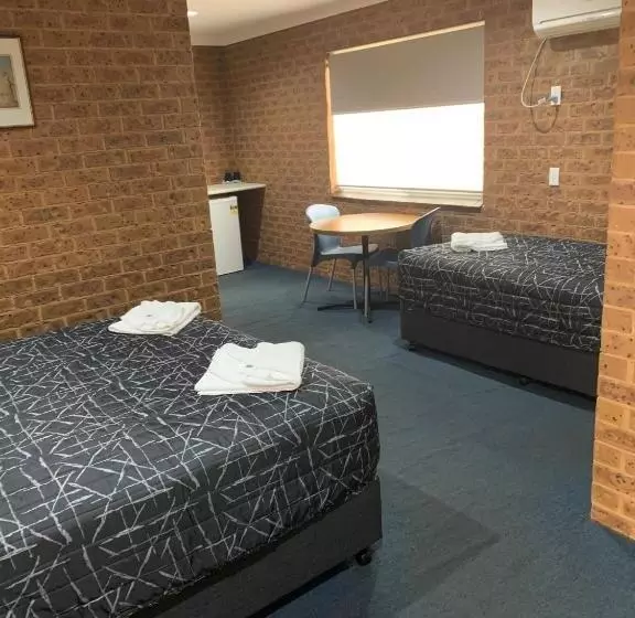 Motelli Colonial Motor Inn