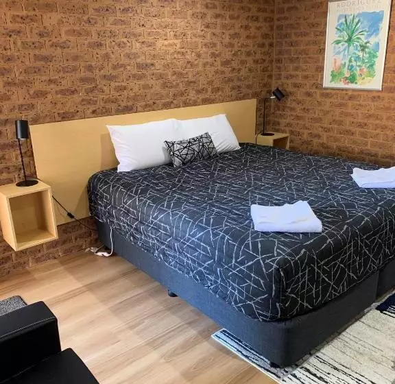 Motelli Colonial Motor Inn