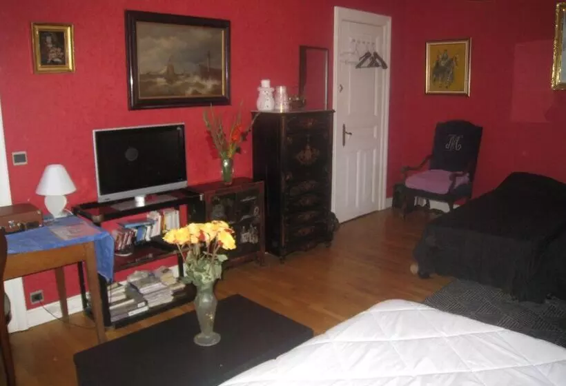 ベッドアンドブレックファースト Chambres Privatives Chez L Habitant