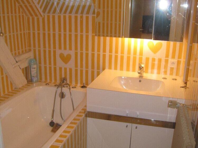 住宿加早餐  Chambres Privatives Chez L Habitant