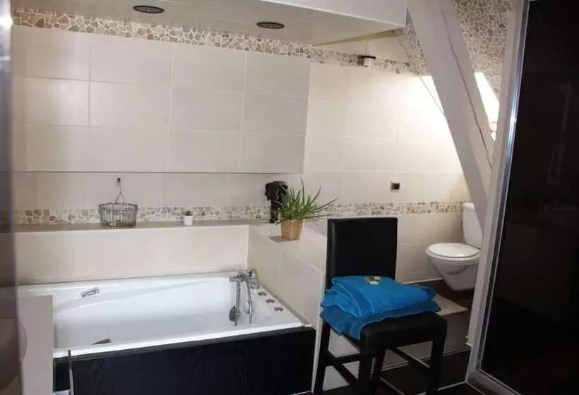 ベッドアンドブレックファースト Chambres Privatives Chez L Habitant