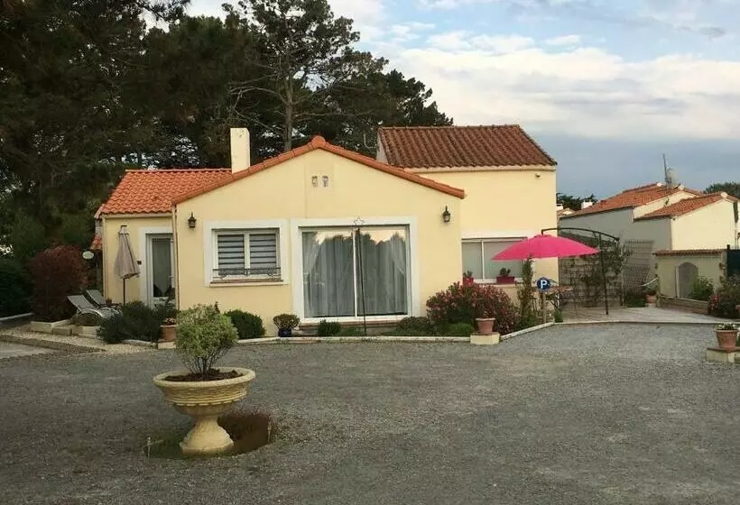 Aamiaismajoitus (B&B) Domaine Hortensias