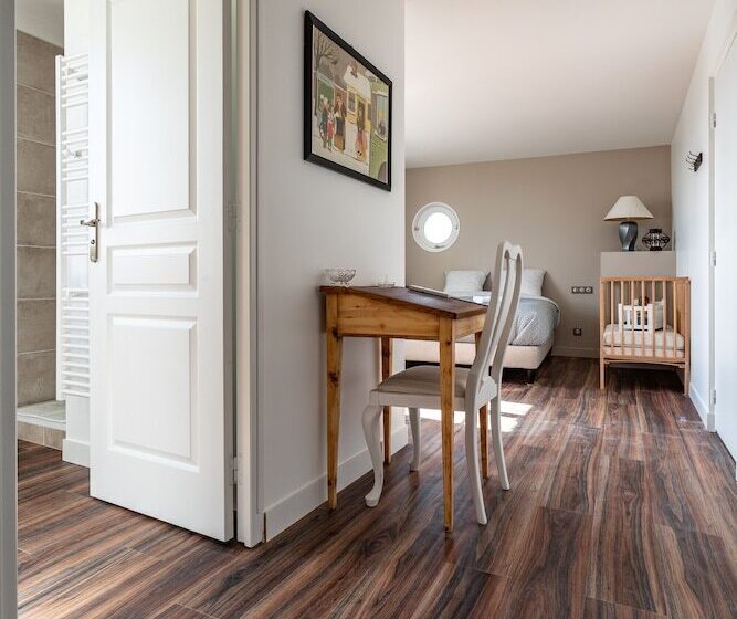 تختخواب و صبحانه L Auberge Du Croissant