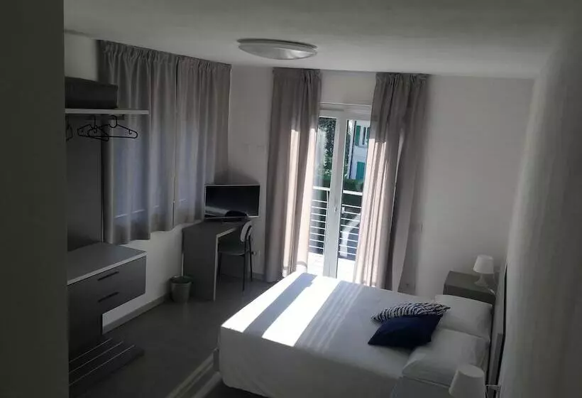 Aamiaismajoitus (B&B) Tramonti E Lago