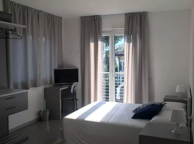 Aamiaismajoitus (B&B) Tramonti E Lago