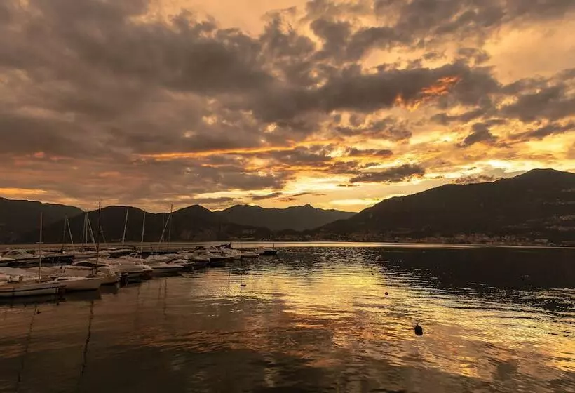 Aamiaismajoitus (B&B) Tramonti E Lago