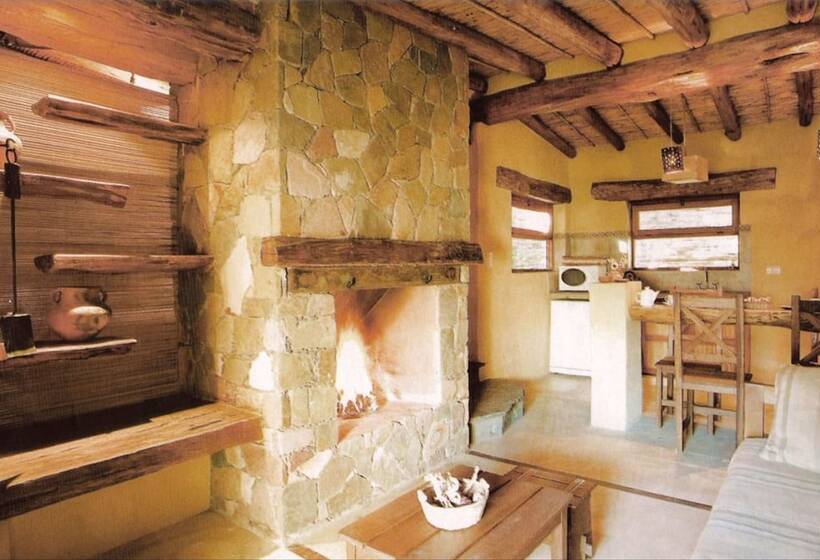 هتل Aguacanto Cabañas