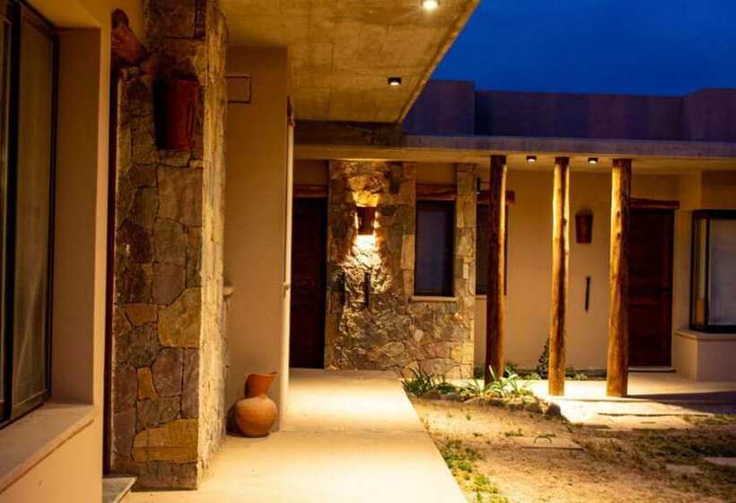 هتل Aguacanto Cabañas