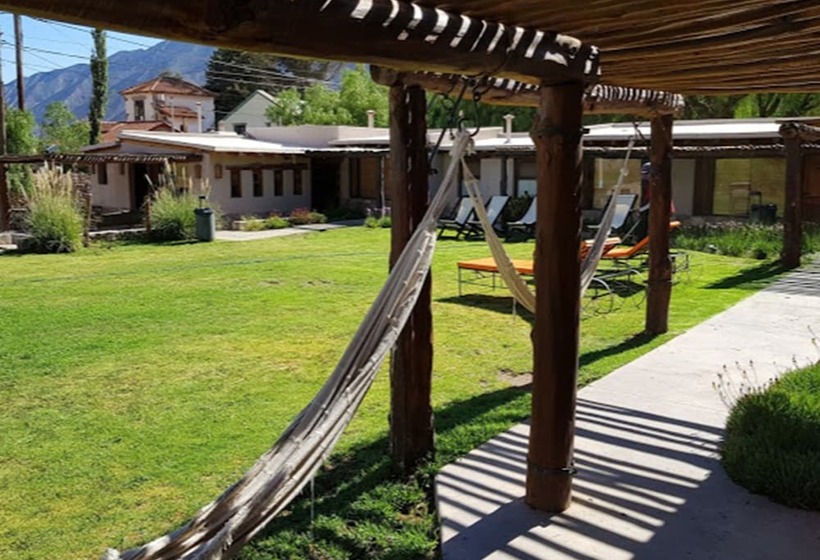 هتل Aguacanto Cabañas