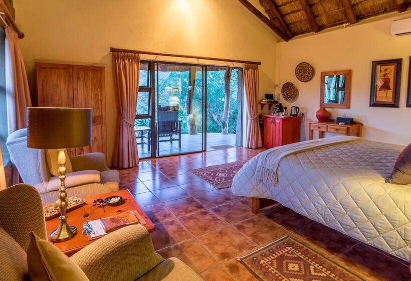 فندق Iketla Lodge