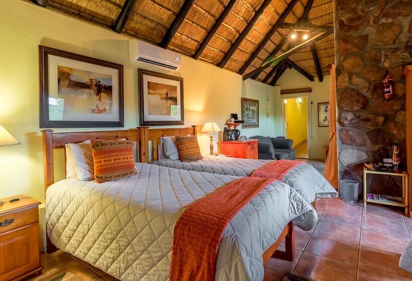 فندق Iketla Lodge