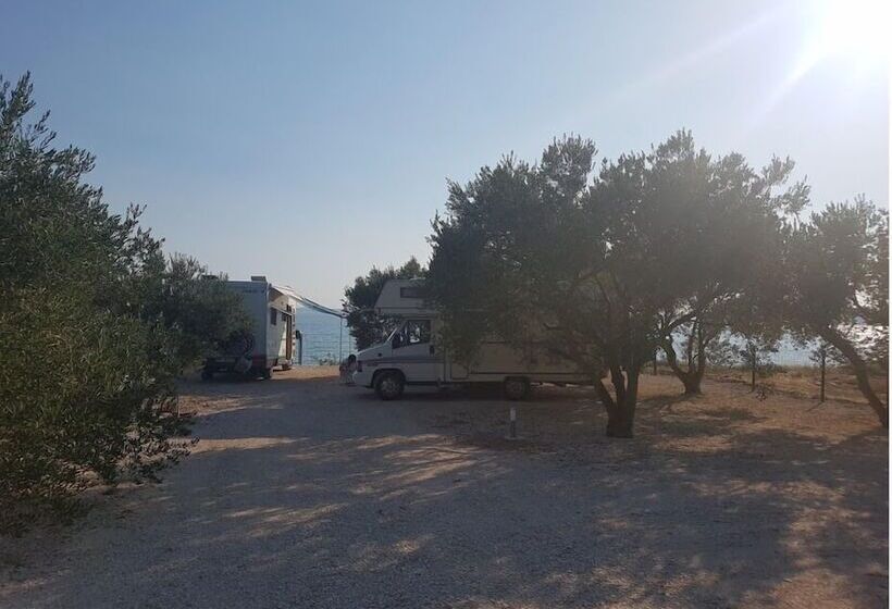 ホテル Relax Camp