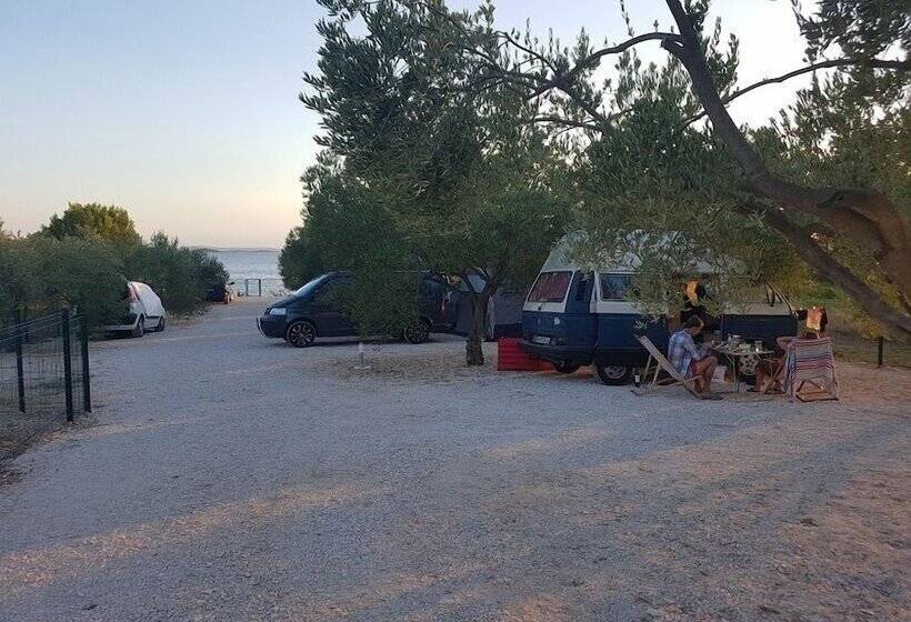 ホテル Relax Camp