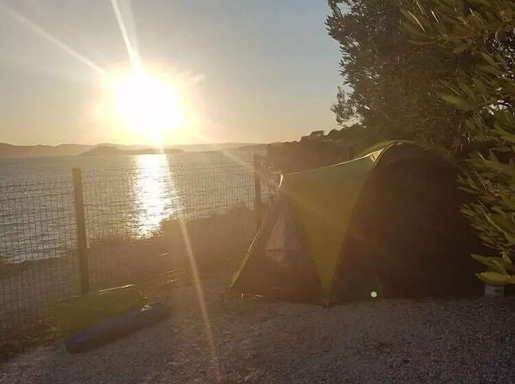 ホテル Relax Camp