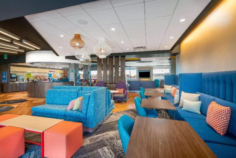 هتل Comfort Inn & Suites Savannah Airport
