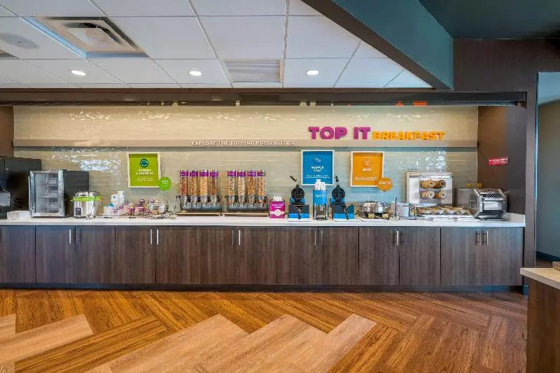 هتل Comfort Inn & Suites Savannah Airport