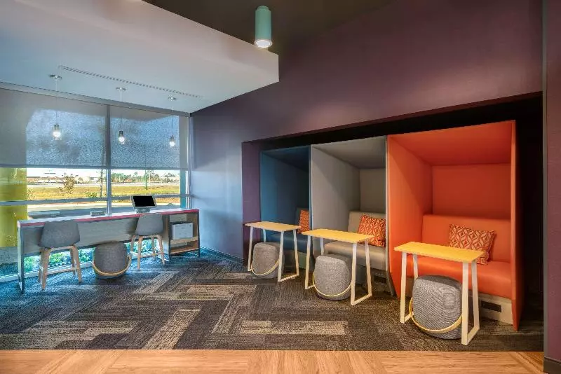 هتل Comfort Inn & Suites Savannah Airport