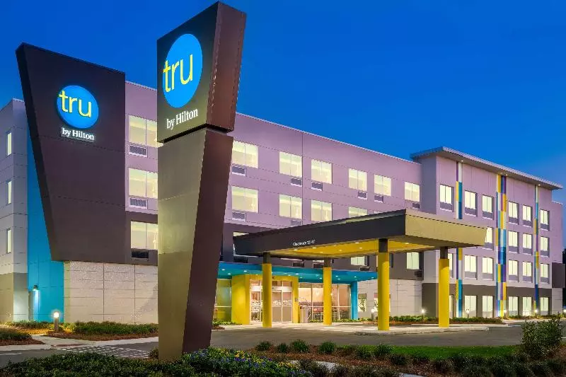 هتل Comfort Inn & Suites Savannah Airport