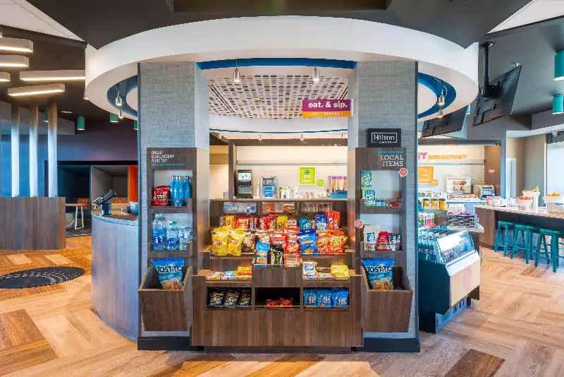 هتل Comfort Inn & Suites Savannah Airport