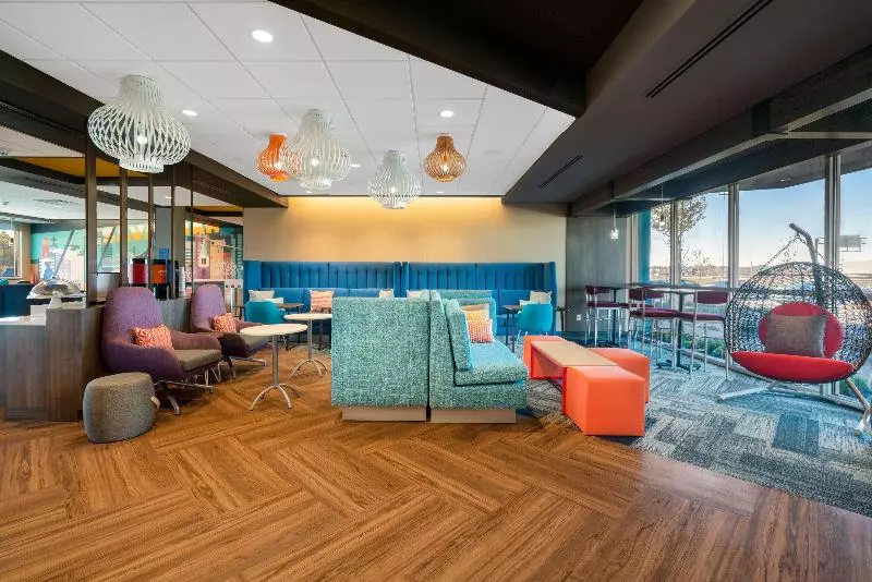 هتل Comfort Inn & Suites Savannah Airport