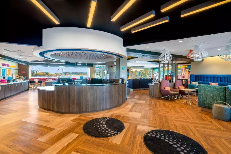هتل Comfort Inn & Suites Savannah Airport