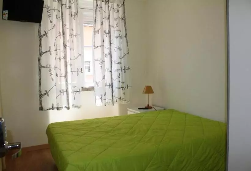 پانسیون Residence Metro Alameda