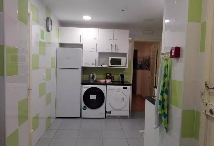 پانسیون Residence Metro Alameda