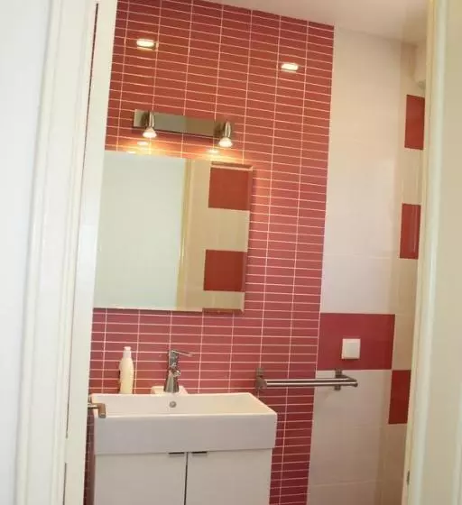 پانسیون Residence Metro Alameda