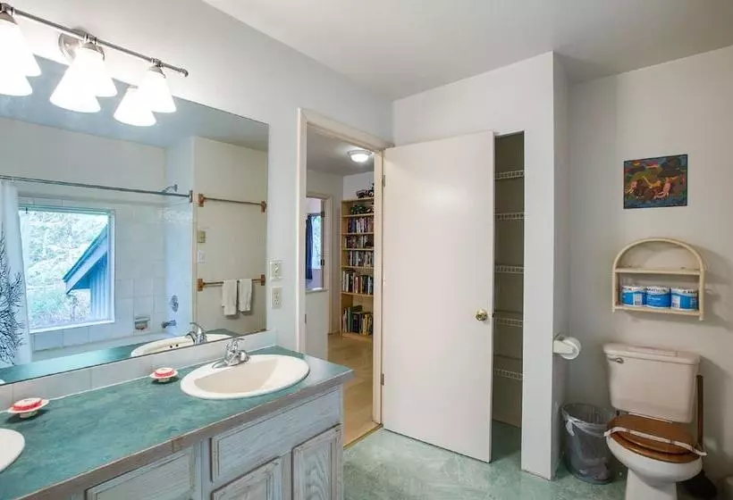 19mbr   Hot Tub   Sauna   Bbq   Pets Ok   Wifi   Sleeps 10