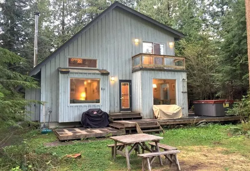 19mbr   Hot Tub   Sauna   Bbq   Pets Ok   Wifi   Sleeps 10