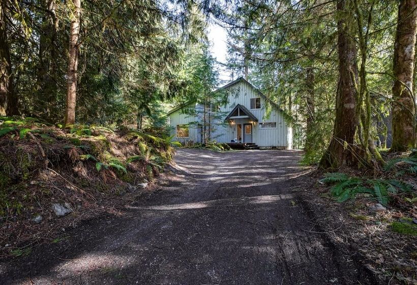 19mbr   Hot Tub   Sauna   Bbq   Pets Ok   Wifi   Sleeps 10