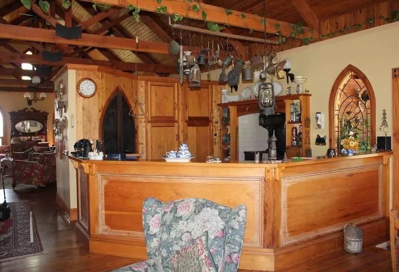 Aamiaismajoitus (B&B) Inspiring Views Artisan Homestead