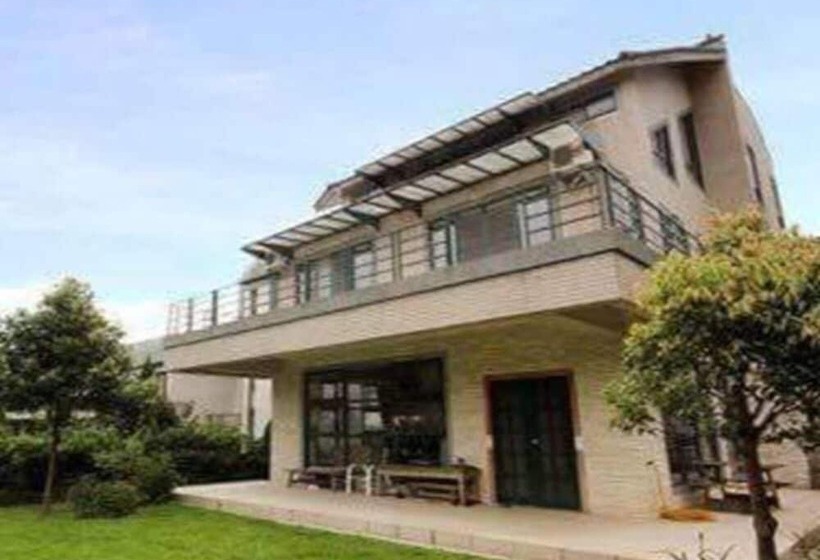 تختخواب و صبحانه Stay Spring