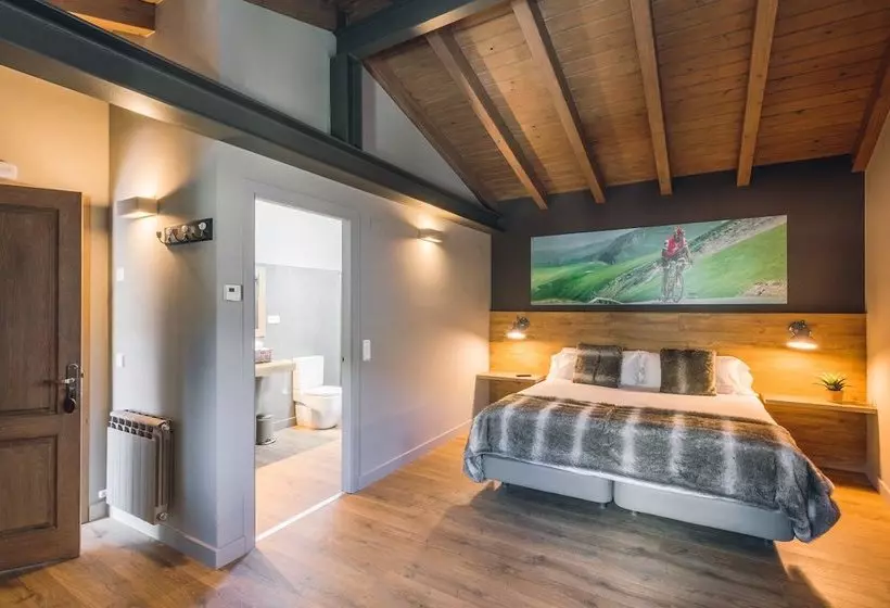 Intrepid Hotel Rural