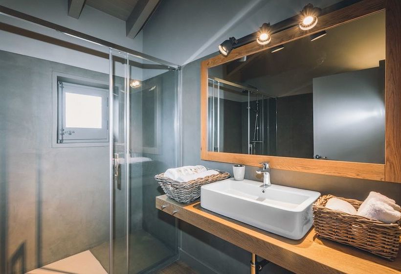 Intrepid Hotel Rural