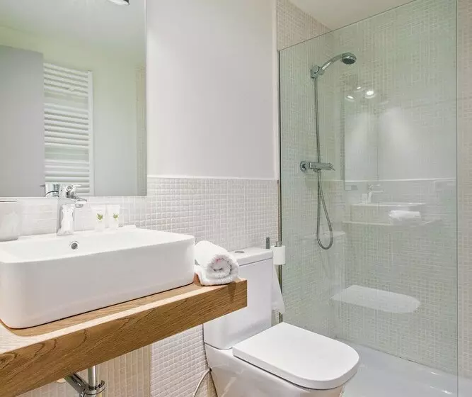 Intrepid Hotel Rural