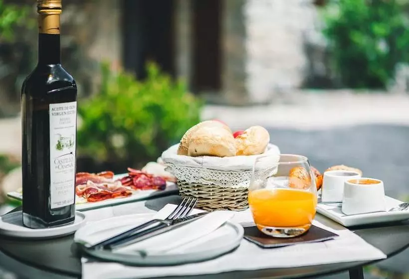 Intrepid Hotel Rural