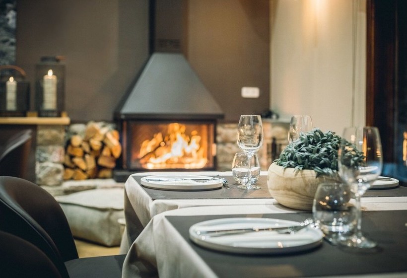 Intrepid Hotel Rural