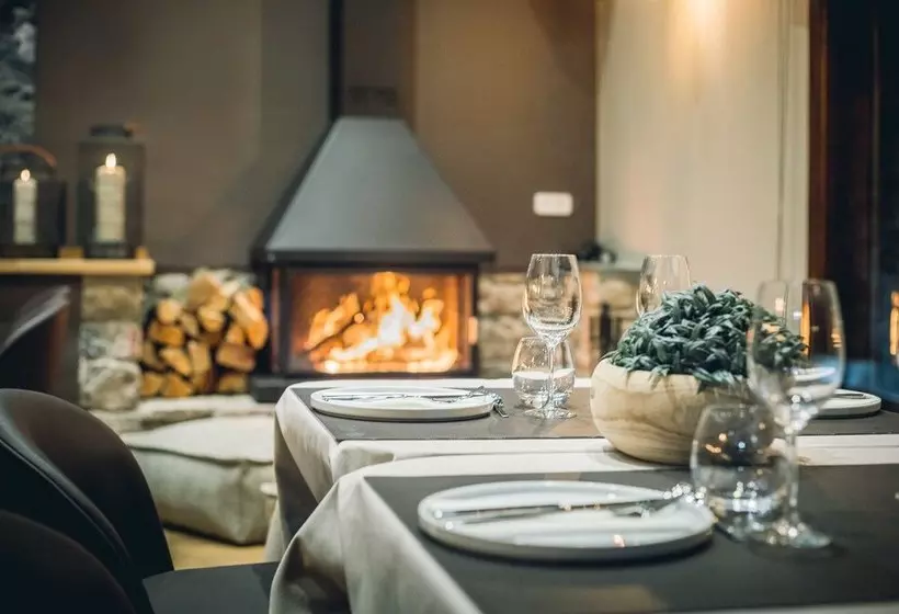 Intrepid Hotel Rural