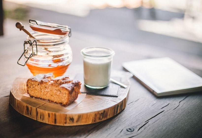 Intrepid Hotel Rural