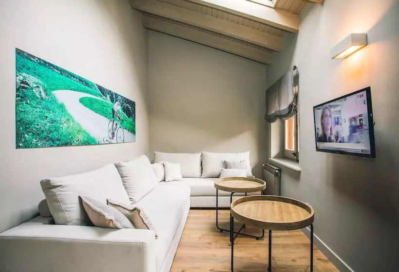 Intrepid Hotel Rural