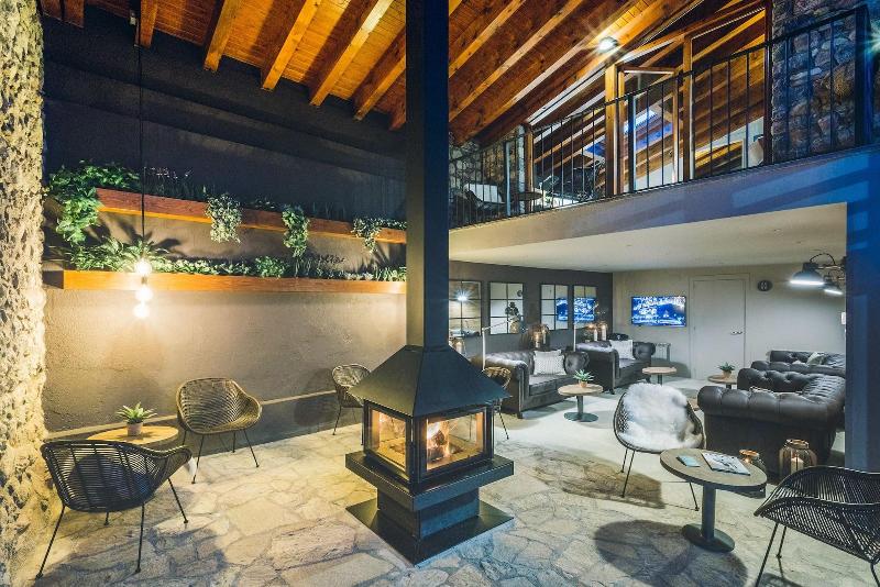 Intrepid Hotel Rural