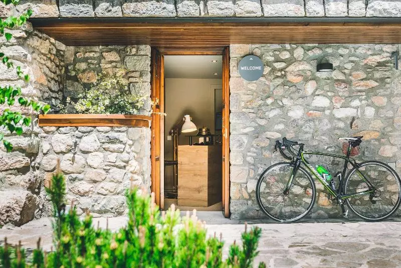 Intrepid Hotel Rural