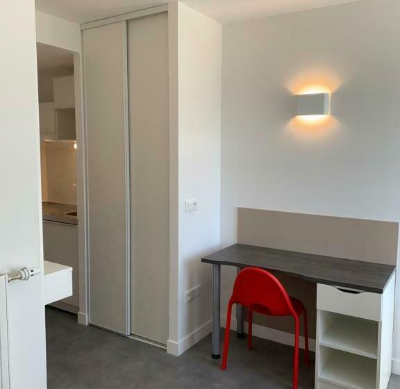 Moov Appart Hotel Clichy