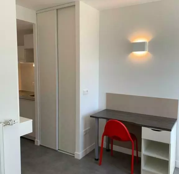 Moov Appart Hotel Clichy