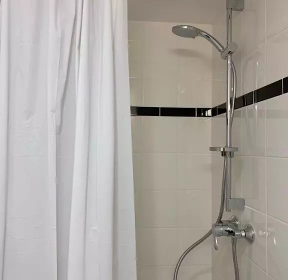 Moov Appart Hotel Clichy