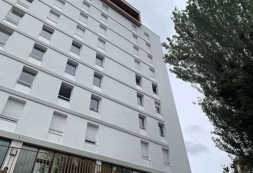 Moov Appart Hotel Clichy