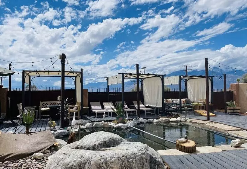 Hotelli Mi Kasa Hot Springs 420,adults Only, Clothing Optional