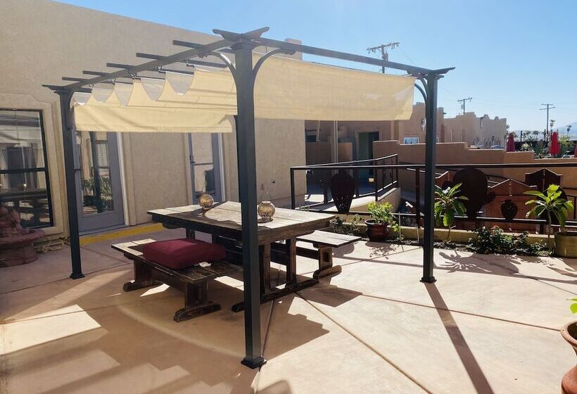 בית מלון כפרי Mi Kasa Hot Springs 420,adults Only, Clothing Optional